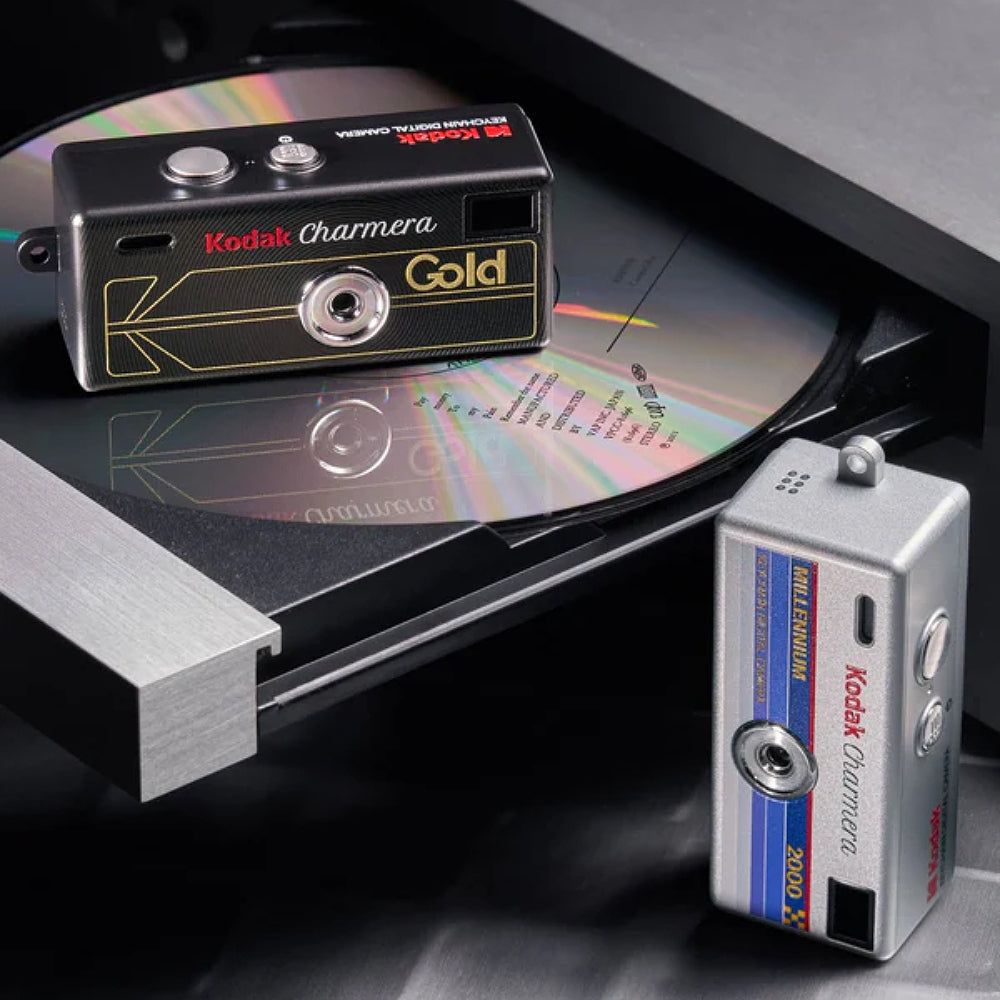 Y2Kデザインのキーホルダー型デジタルトイカメラ KODAK CHARMERA MILLENNIUM（コダック チャーメラ ミレニアム） 全7種類のデザイン 中身は開けるまでわからないワクワクのブラインドボックス 【国内正規品】