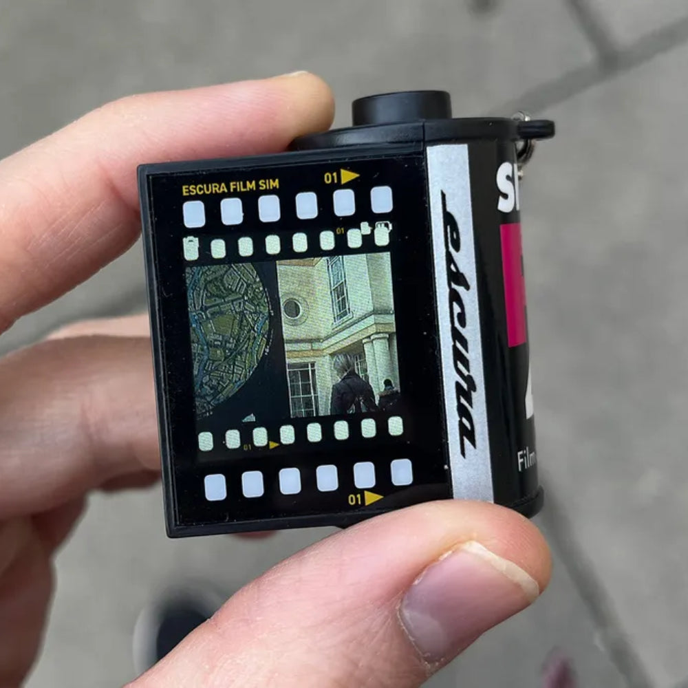 手のひらサイズのフィルム風トイデジカメラ Escura SnapRoll ( エスクーラ スナップロール )  開封するまで中身が分からないブラインドボックス全7種類 【国内正規品】